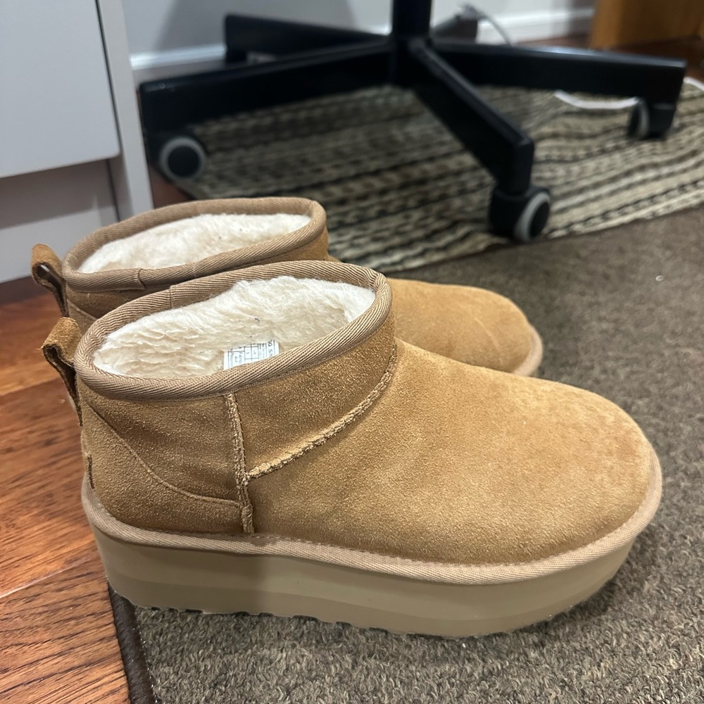 UGGS PLATFORM ULTRA MINI WOMEN SIZE 7
